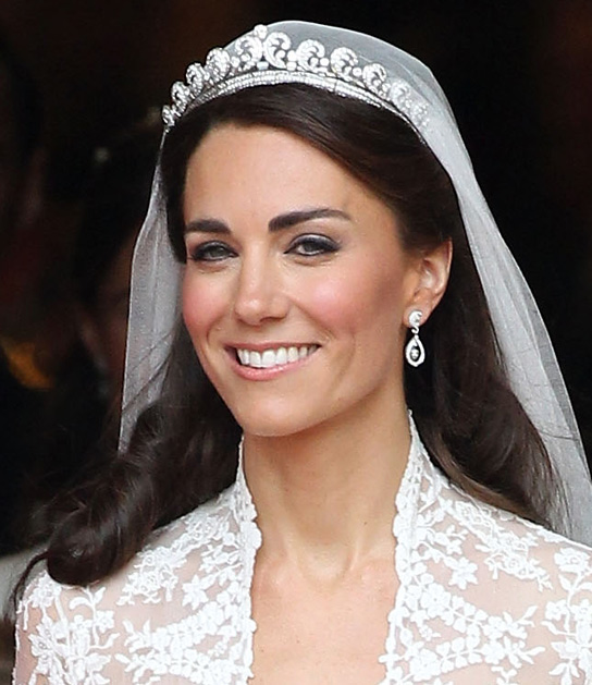  the unveiling hee hee of Kate Middleton's wedding makeup at the 