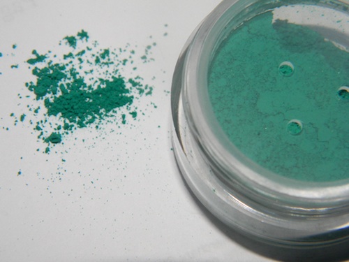 100% Vegan, Mineral-Based Pigments in Turquoise
